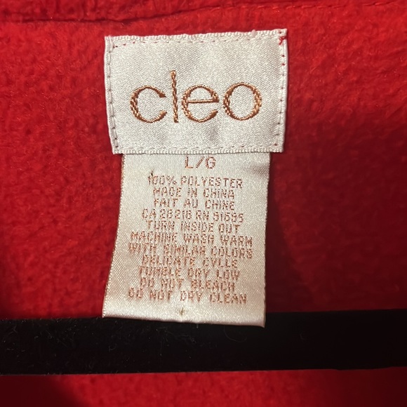 A Winter themed vest in red with snowmen in a size large - Picture 3 of 6